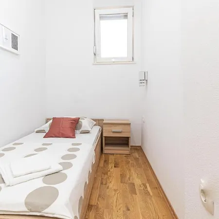 Amazing In Kastel Gomilica With Kitchen Apartment *