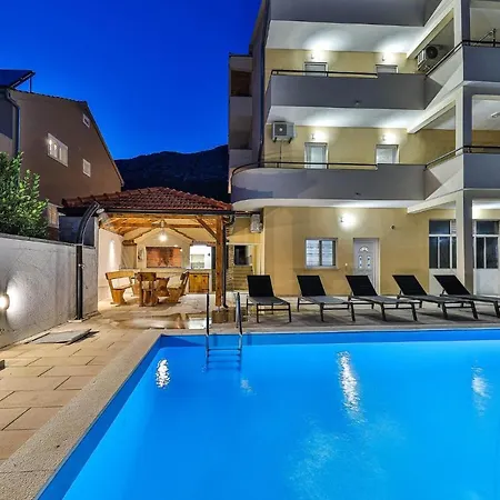 Amazing In Kastel Gomilica Apartman *