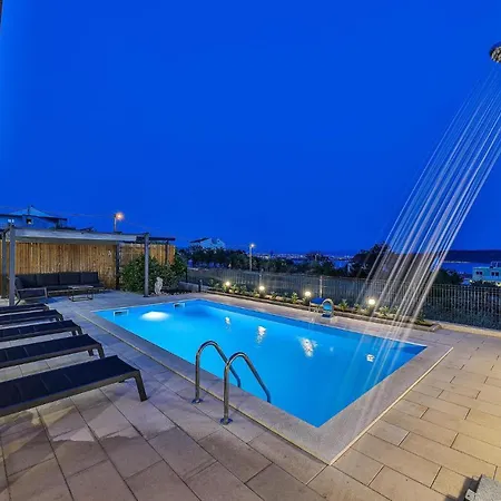 Amazing In Kastel Gomilica With Kitchen * Kaštela