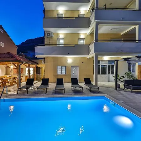 Apartment Amazing In Kastel Gomilica With Kitchen Kastela